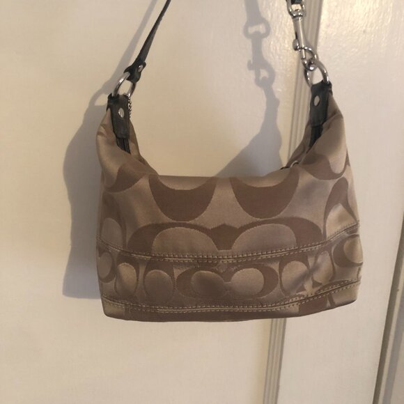 Coach Classic Shoulder Bag - Picture 2 of 4